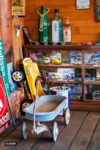 役目を終えた枕木を有効活用したセルフビルドの作業小屋